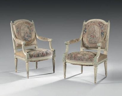 Paire de fauteuils à dossier plat en hêtre...