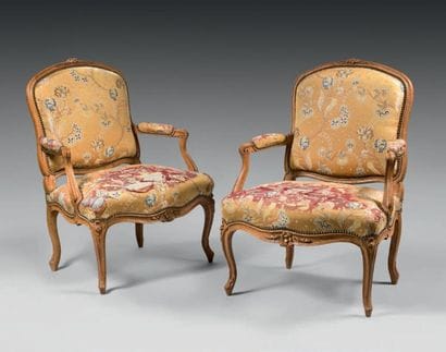 Paire de fauteuils à dossier plat en bois...