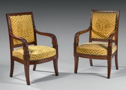 Paire de fauteuils à dossier plat en acajou...