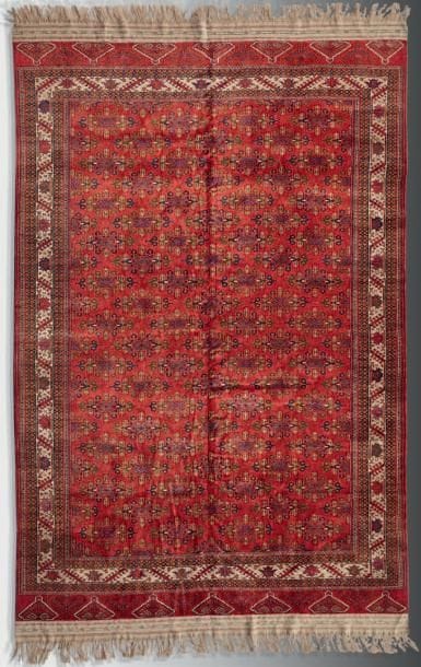 Tapis de Yamouth Boukhara à décor de gül...