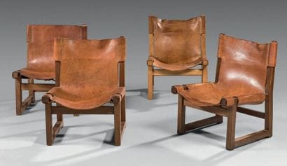ANONYME
Suite de quatre petites chaises basses...