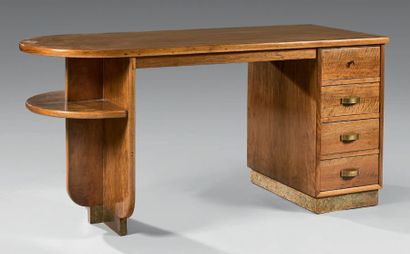 PRINTZ Eugène (1879 - 1948)
Bureau en noyer...