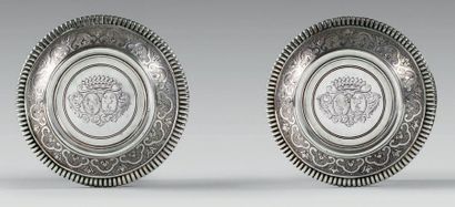 Paire de boîtes de toilette rondes en argent,...