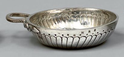 Tastevin en argent à décor de godrons et...