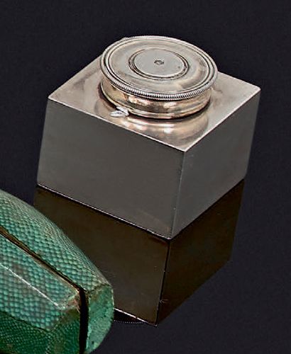 Boîte à sable de nécessaire en argent uni...
