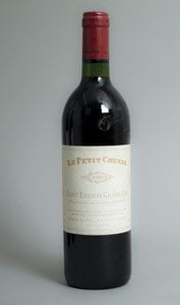 -Une bouteille de LE PETIT CHEVAL Saint Emilion...