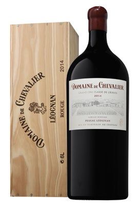 -Une impériale DOMAINE DE CHEVALIER,
Pessac-Léognan...