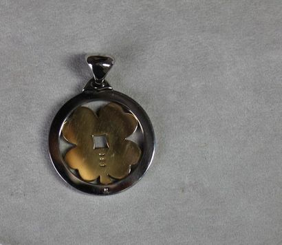 BULGARI

Pendentif de forme ronde, en acier,...