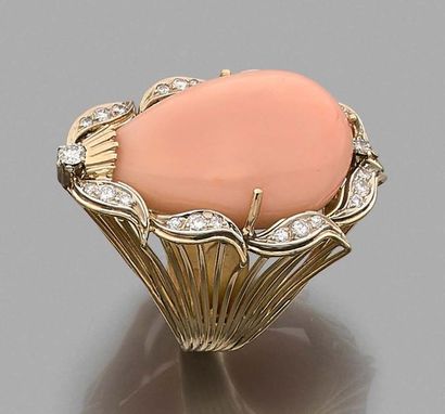 Bague en fils d'or jaune 750 millièmes, ornée...