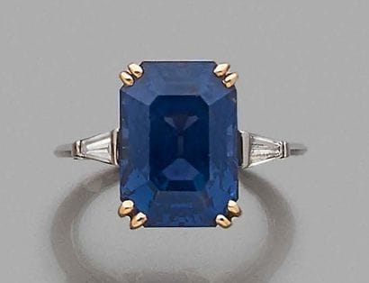 Boucheron, signé.

Bague en platine 850 millièmes...