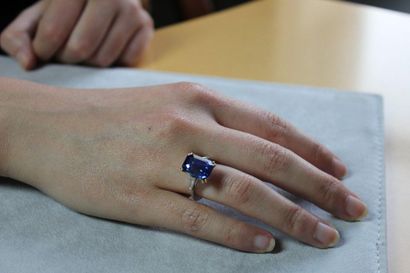 Boucheron, signé.

Bague en platine 850 millièmes...