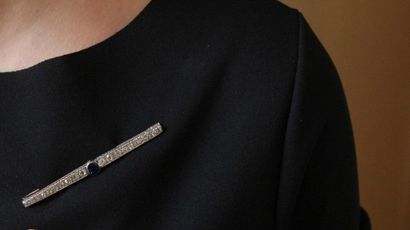 Broche barrette en platine 850 millièmes...
