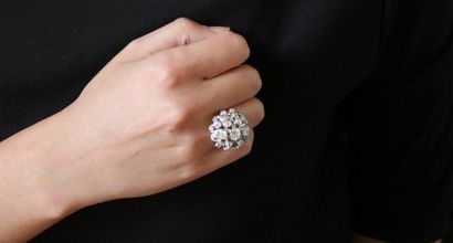 Bague boule en or gris 750 millièmes et platine...