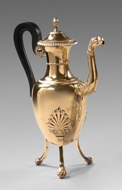 Grande cafetière ovoïde en argent re-vermeillé...