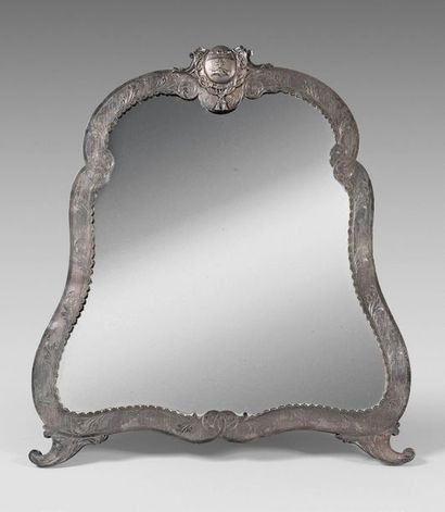 Miroir de toilette de forme violonée en argent...