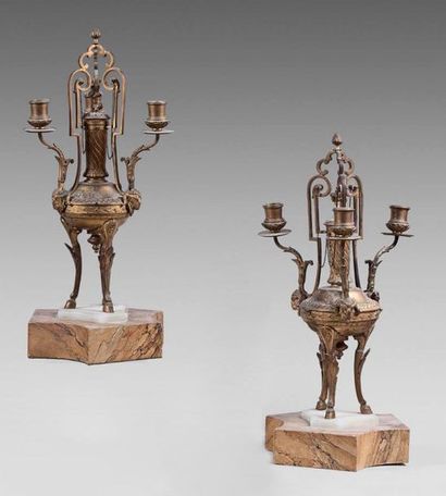 Paire de candélabres en bronze doré à trois...