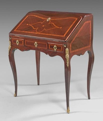 Bureau de pente en amarante marqueté de filets...