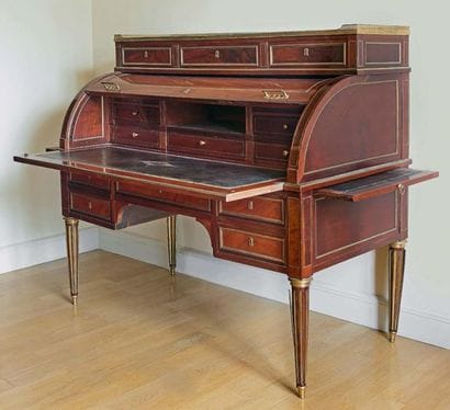 Bureau à cylindre en acajou et filets de...