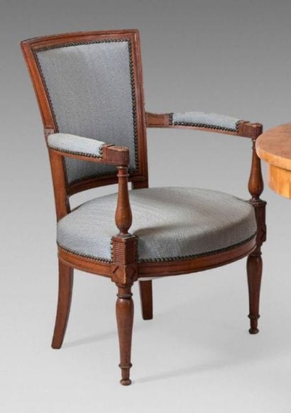 Paire de fauteuils à dossier tuile en hêtre....