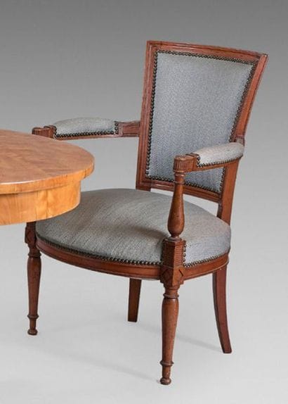 Paire de fauteuils à dossier tuile en hêtre....