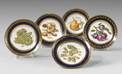PARIS, Darte

Cinq assiettes à décor polychrome...