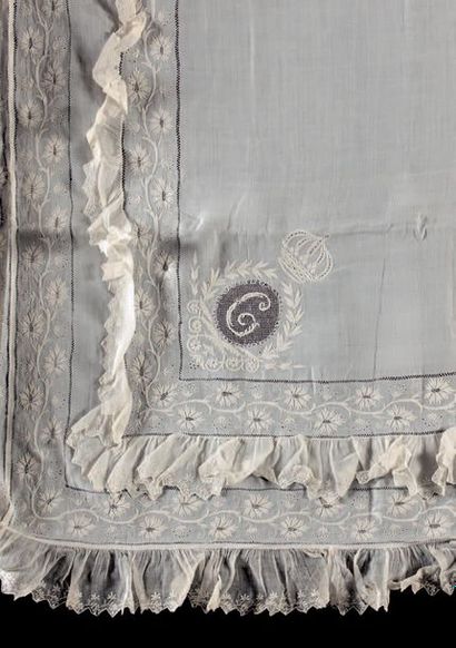 CLÉMENTINE DE BELGIQUE
Embroidered linen...