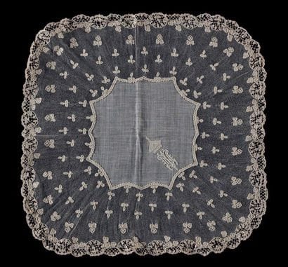 Famille impériale
Linen handkerchief embroidered...