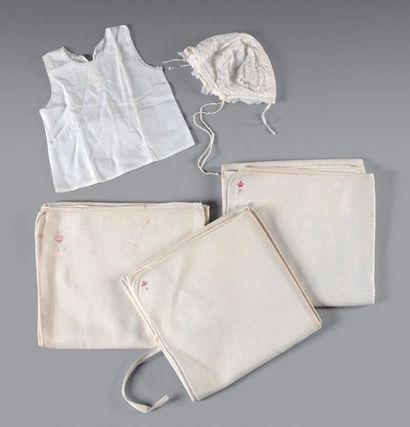 Set from the King's layette from
Rome including:
-...