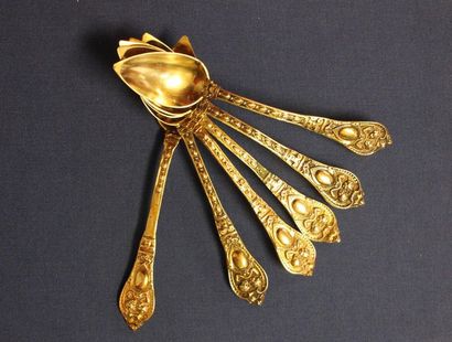 Six 800 thousandths vermeil teaspoons decorated...