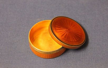 Round box made of 925 gilt red 925 thousandths...