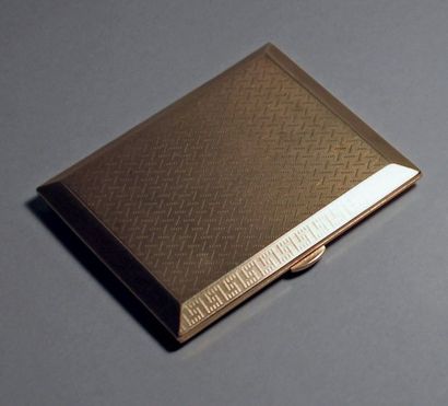 Cigarette case in yellow gold 375 thousandths...
