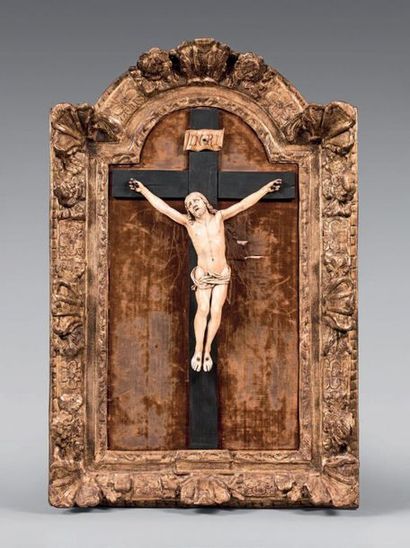 Large ivory Christ, the knotted perizonium,...