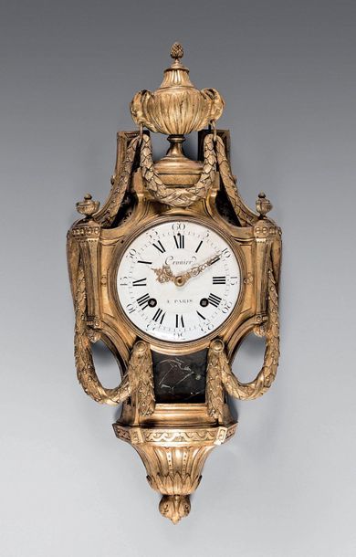 Gilded bronze sconce cartel decorated with...