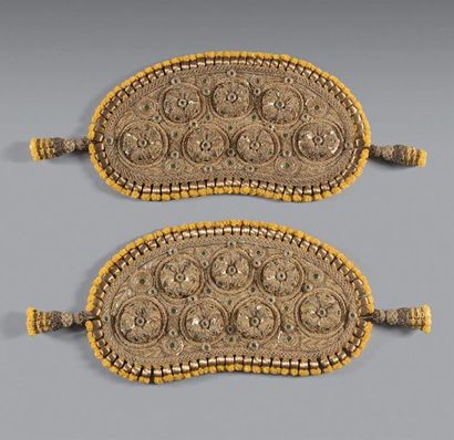 Pair of oval shoulder protectors for a Toreador...