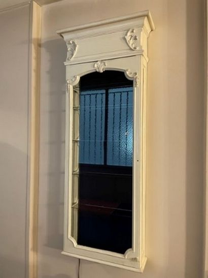 
Wall display case in cream lacquered wood...
