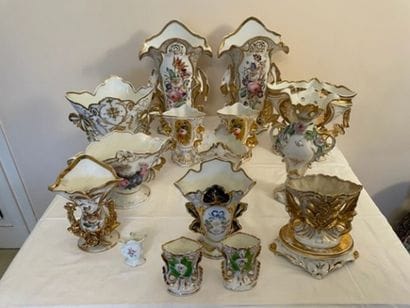 
Lot de quatorze vases d'autel dont quatre...