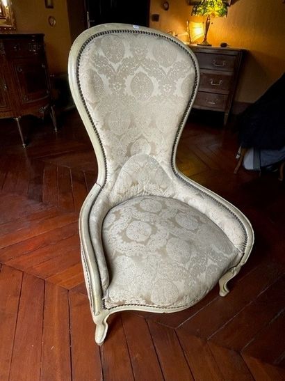 Fauteuil à dossier arrondi en bois laqué...