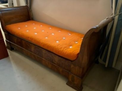 
Furniture lot: 




Knitting table in walnut,...