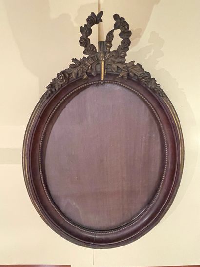 Cadre ovale pour tableau XIXe siècle.