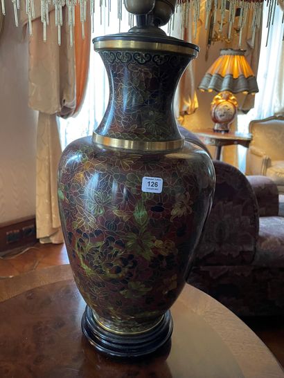 Vase en bronze cloisonné 

Travail chinois...