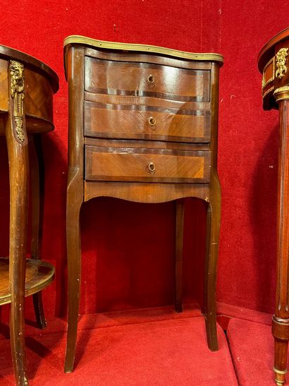 
Bedside table in veneer, inlaid with a bouquet...