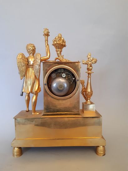 Gilt bronze PENDULE decorated with Apollo.
Empire...