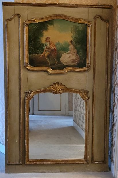 Moulded and gilded lacquered wood TRUMEAU...