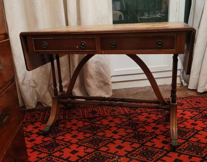 Varnished wood and brass COMMODE and SEMAINIER.
Dim....