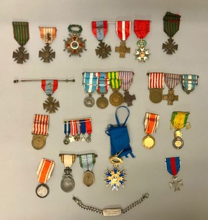 SET of DECORATIONS that belonged to General...