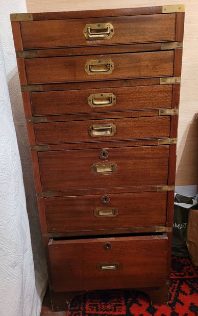 Varnished wood and brass COMMODE and SEMAINIER.
Dim....