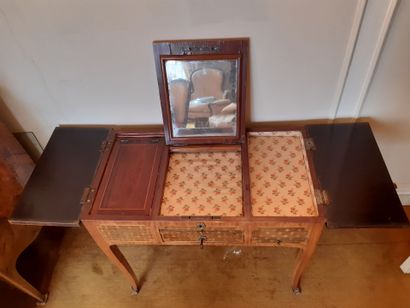 COIFFEUSE with inlaid decoration of a music...