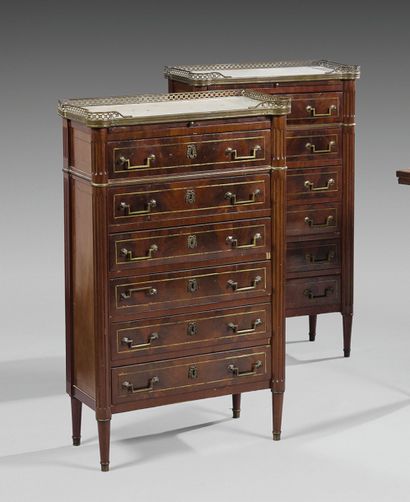 PAIR OF SMALL CHIFFONIERS in mahogany veneer...