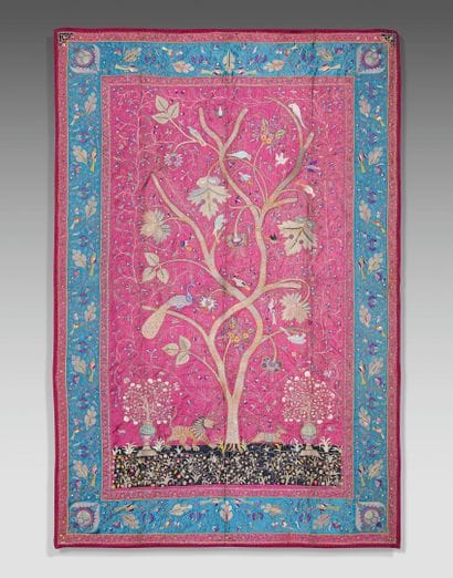 Grande broderie à décor d'un arbre de vie.
Broderie...
