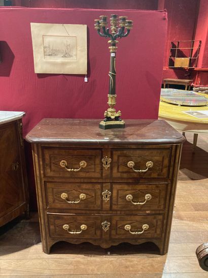 Small chest of drawers in fruitwood and amaranth...